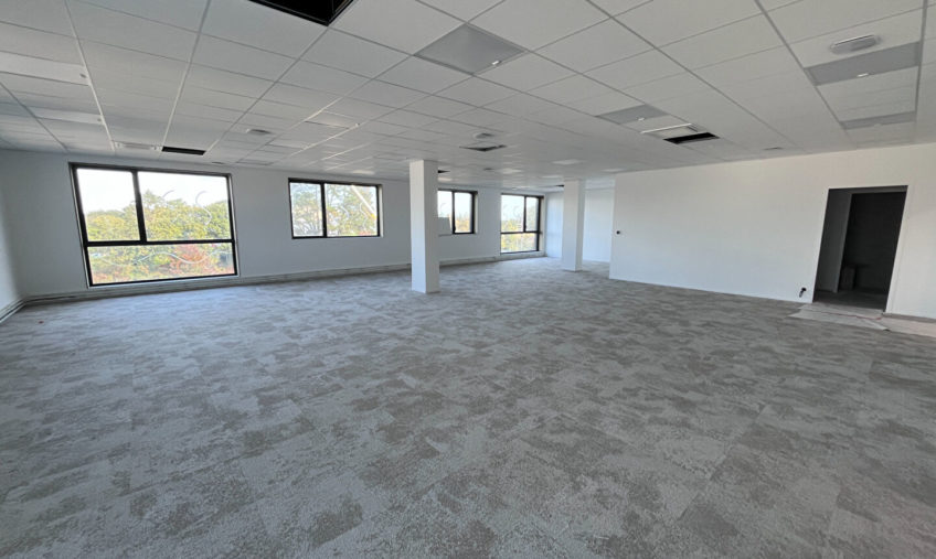 BUREAU GOUESNOU KERGARADEC HERMITAGE A VENDRE - 1433