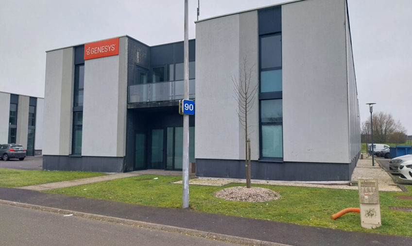 A LOUER, GUIPAVAS AEROPORT, BUREAUX DE 397 M² - 1661