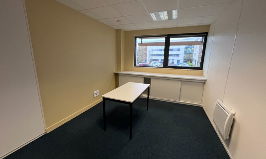 A LOUER – GUIPAVAS AEROPORT – BUREAUX DE 178 M² - 1687