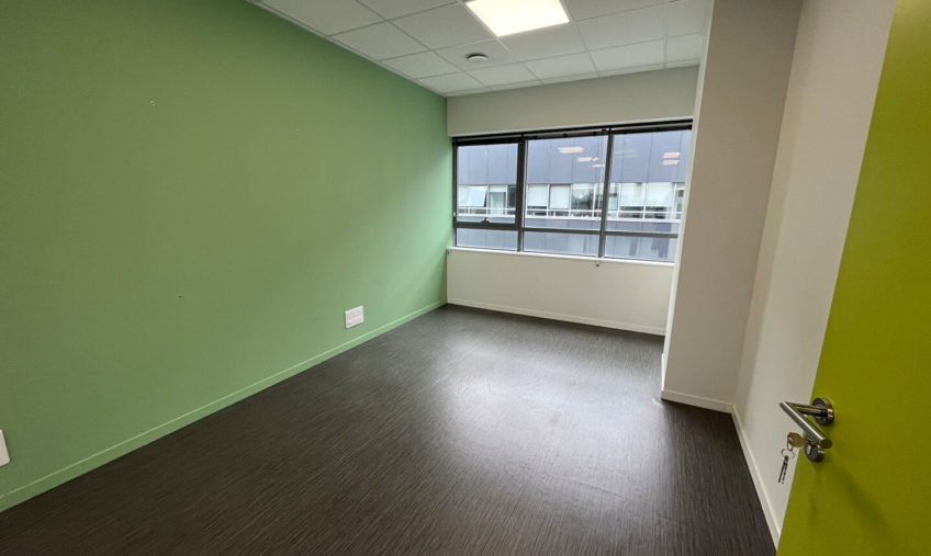 A LOUER – GUIPAVAS – Kergonan / Froutven – BUREAUX DE 334 M2 - 1733