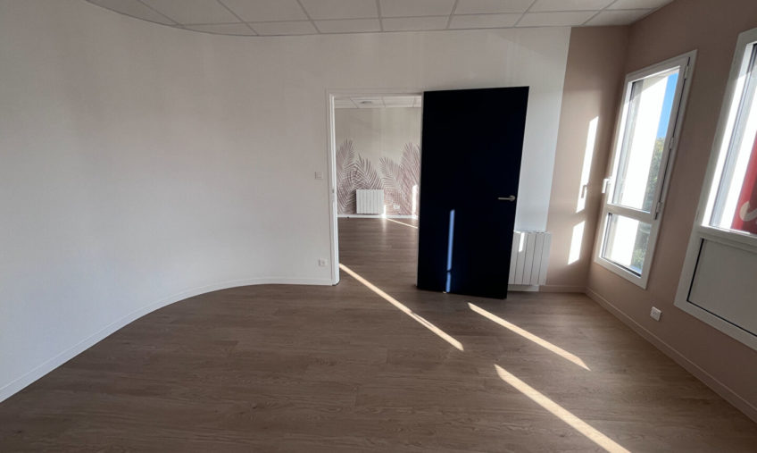 A LOUER – PLOUGASTEL DAOULAS – BUREAUX DE 47 M² - 2053