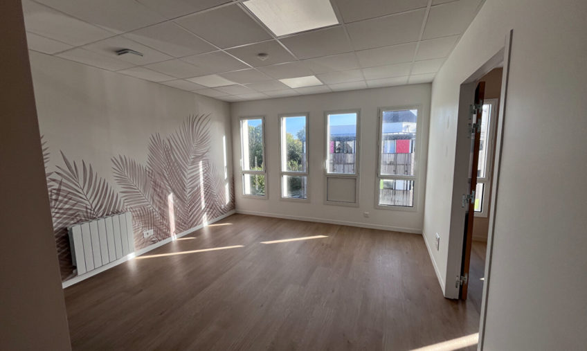 A LOUER – PLOUGASTEL DAOULAS – BUREAUX DE 47 M² - 2053