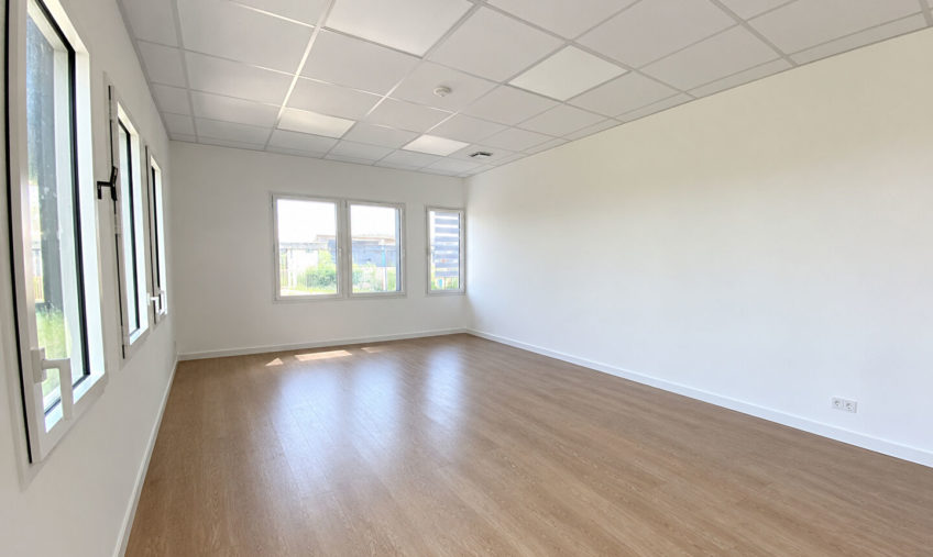 A LOUER – PLOUGASTEL DAOULAS – BUREAUX DE 76 M² - 2054