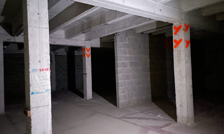 A VENDRE/ A LOUER ESPACE DESTOCKAGE CENTRE VILLE - 2063