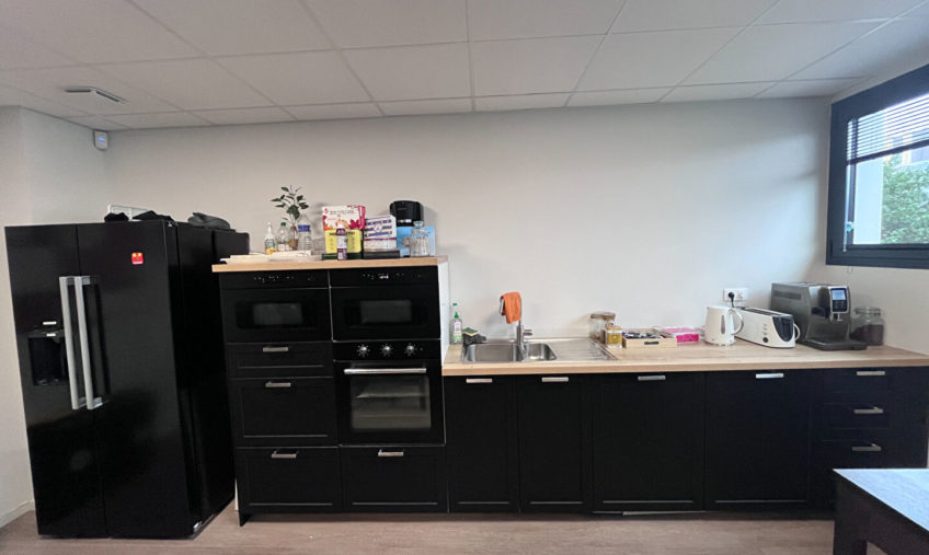 A VENDRE / A LOUER – BREST KERGONAN – BUREAUX DE 552 M² AVEC GARAGE - 2069