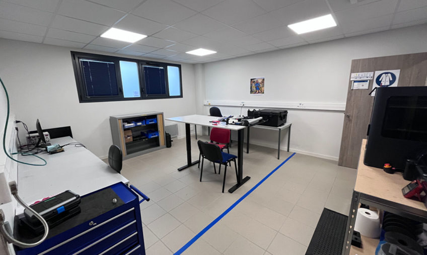 A VENDRE / A LOUER – BREST KERGONAN – BUREAUX DE 552 M² AVEC GARAGE - 2069