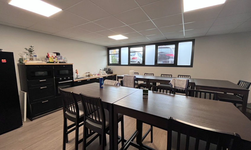 A VENDRE / A LOUER – BREST KERGONAN – BUREAUX DE 552 M² AVEC GARAGE - 2070