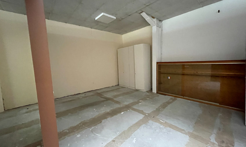 LOCAL COMMERCIAL QUIMPER ZONE DE GOURVILY A LOUER - 2074