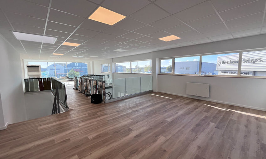 A VENDRE / A LOUER – GUIPAVAS KERGARADEC – BUREAUX NEUFS DE 205 M² - 2076