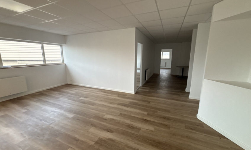 A VENDRE / A LOUER – GUIPAVAS KERGARADEC – BUREAUX NEUFS DE 205 M² - 2079