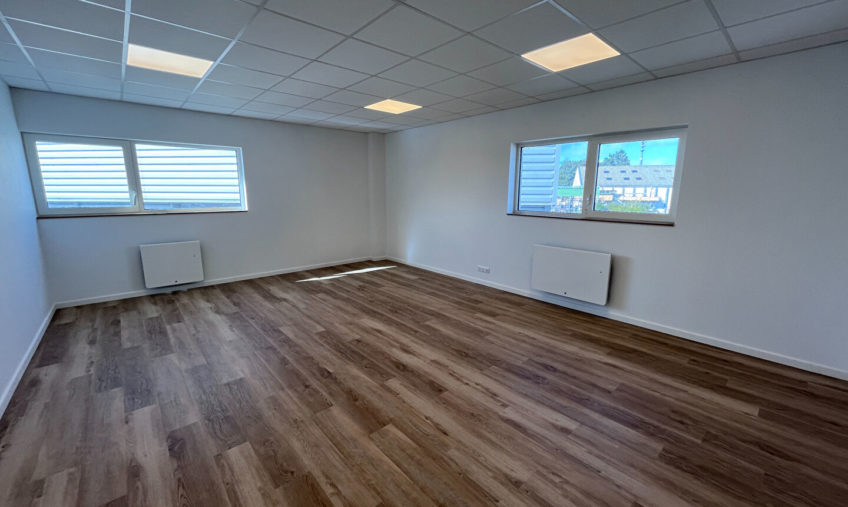 A VENDRE / A LOUER – GUIPAVAS KERGARADEC – BUREAUX NEUFS DE 205 M² - 2079
