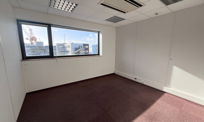 A VENDRE / A LOUER – BREST PORT DE COMMERCE – BUREAUX DE 520 M2 - 2086