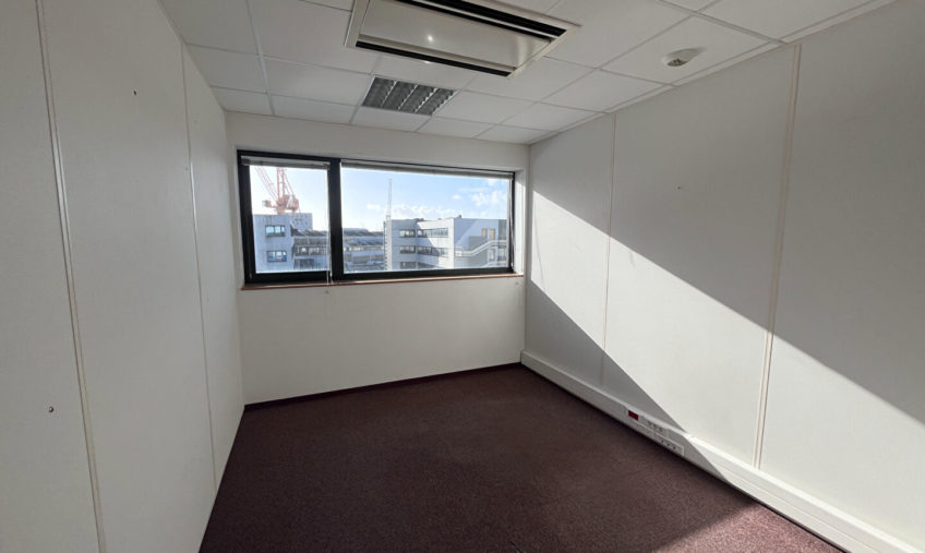 A VENDRE / A LOUER – BREST PORT DE COMMERCE – BUREAUX DE 520 M2 - 2086